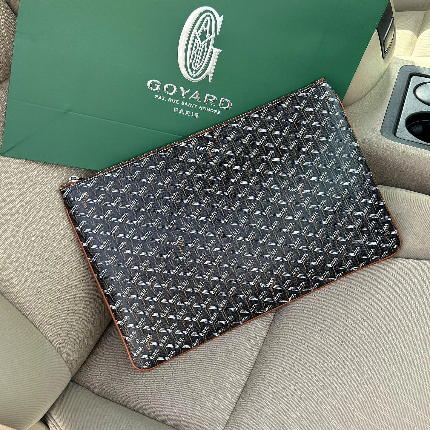 Goyard Clutch photo 3