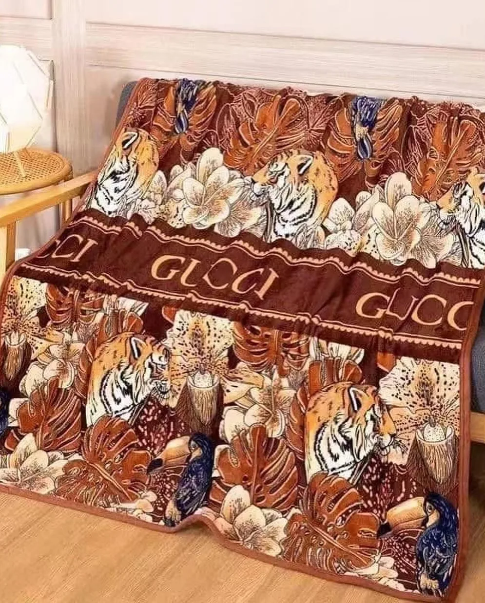 Gucci tiger floral print blanket set