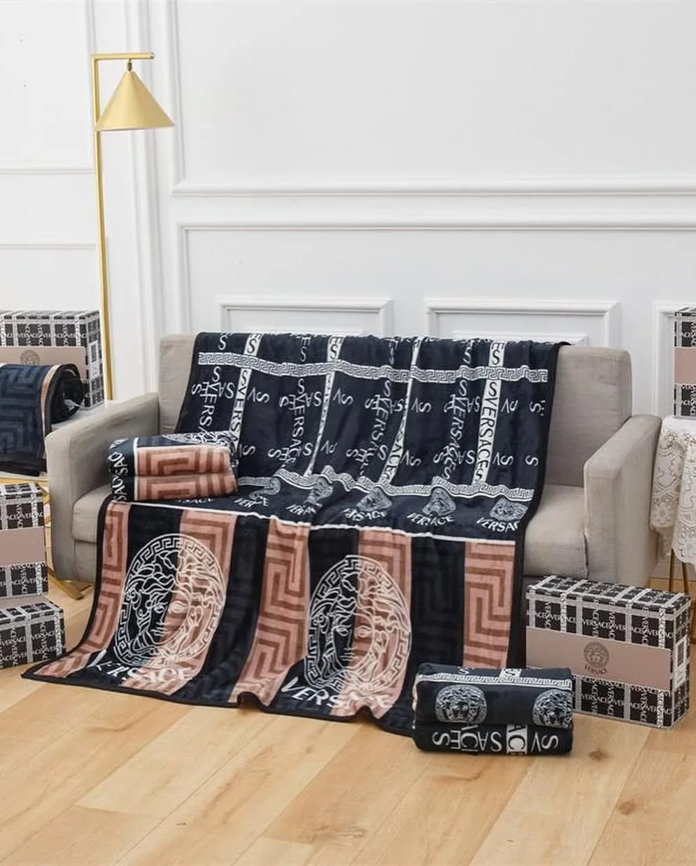 Versace Greek-key blanket set