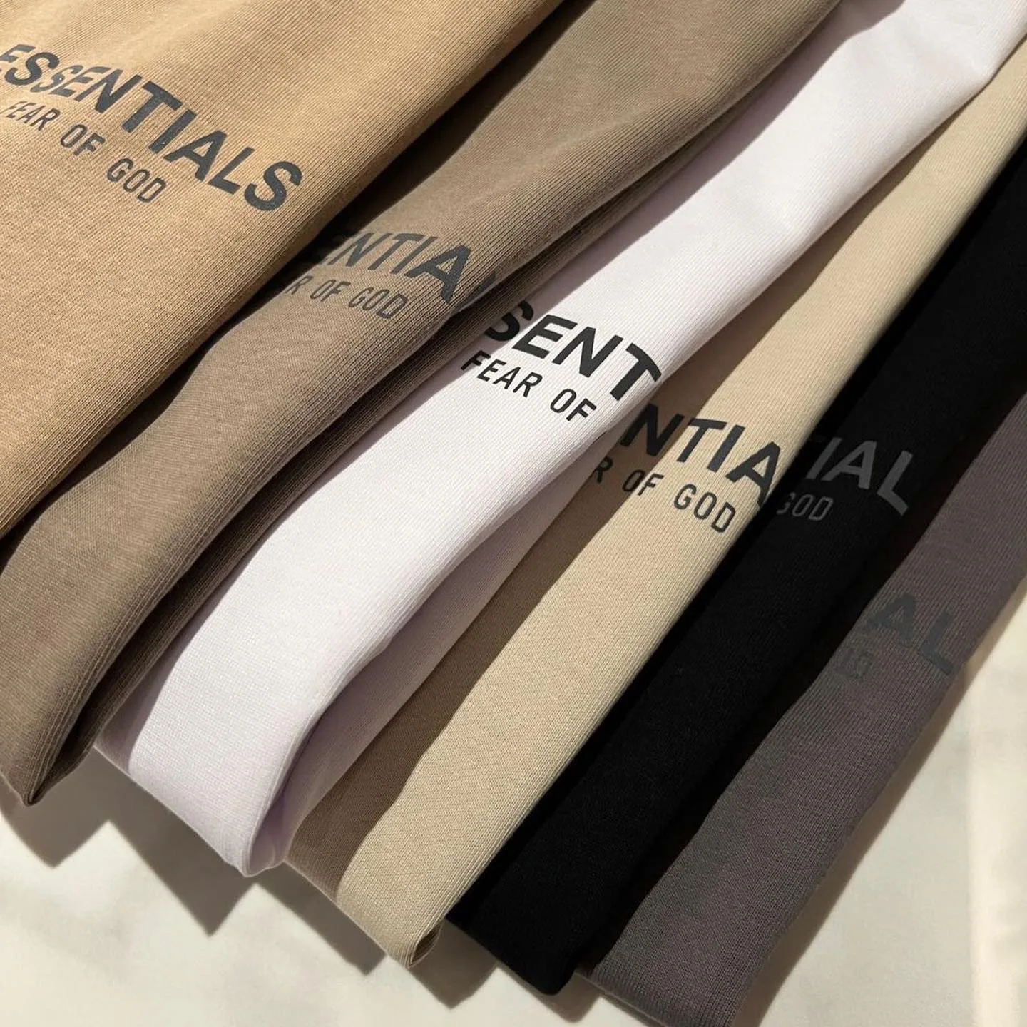 Fear of God Essentials T-shirts / sweatshirts photo 3
