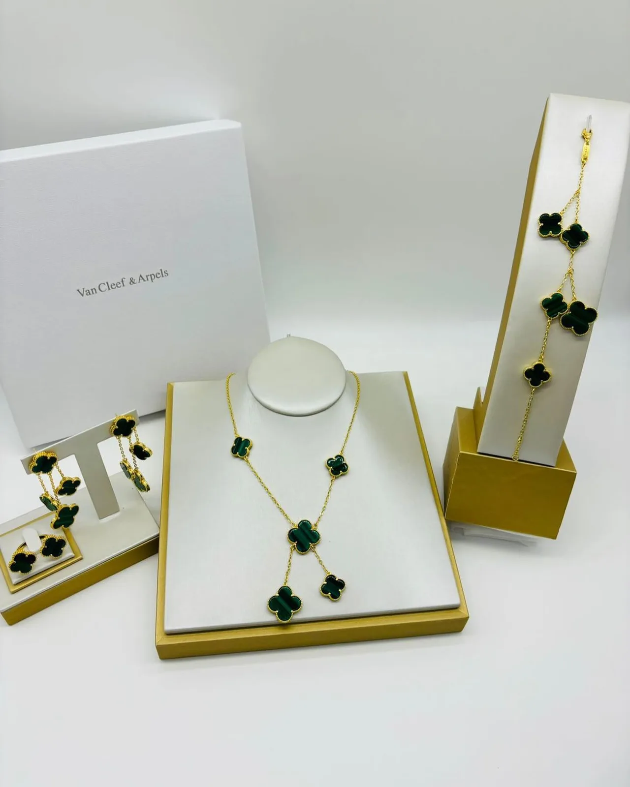 Van Cleef & Arpels Alhambra