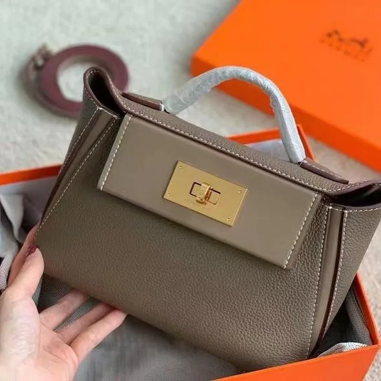 Balenciaga chain flap crossbody photo 2