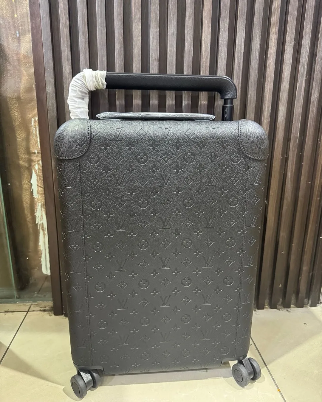Louis Vuitton Horizon 55 photo 5