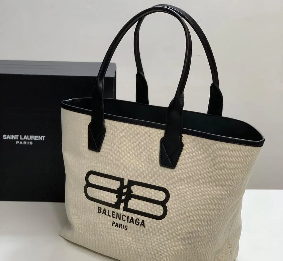 Balenciaga BB Tote photo 3