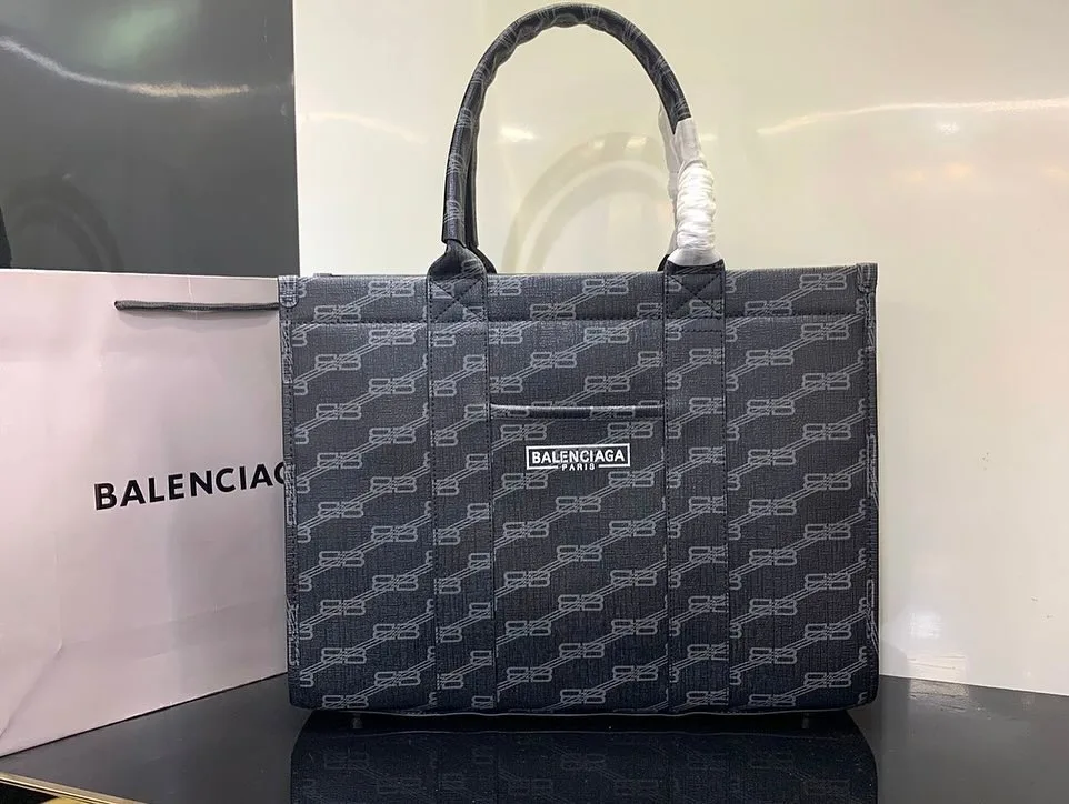 Balenciaga BB Tote photo 5