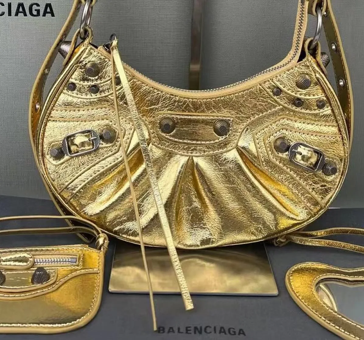 Balenciaga Le Cagole photo 2