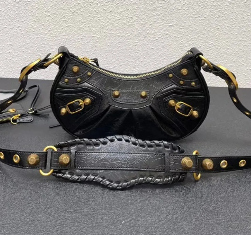 Balenciaga Le Cagole photo 4