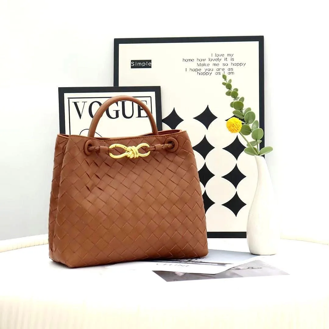 Bottega Veneta Handbag photo 4
