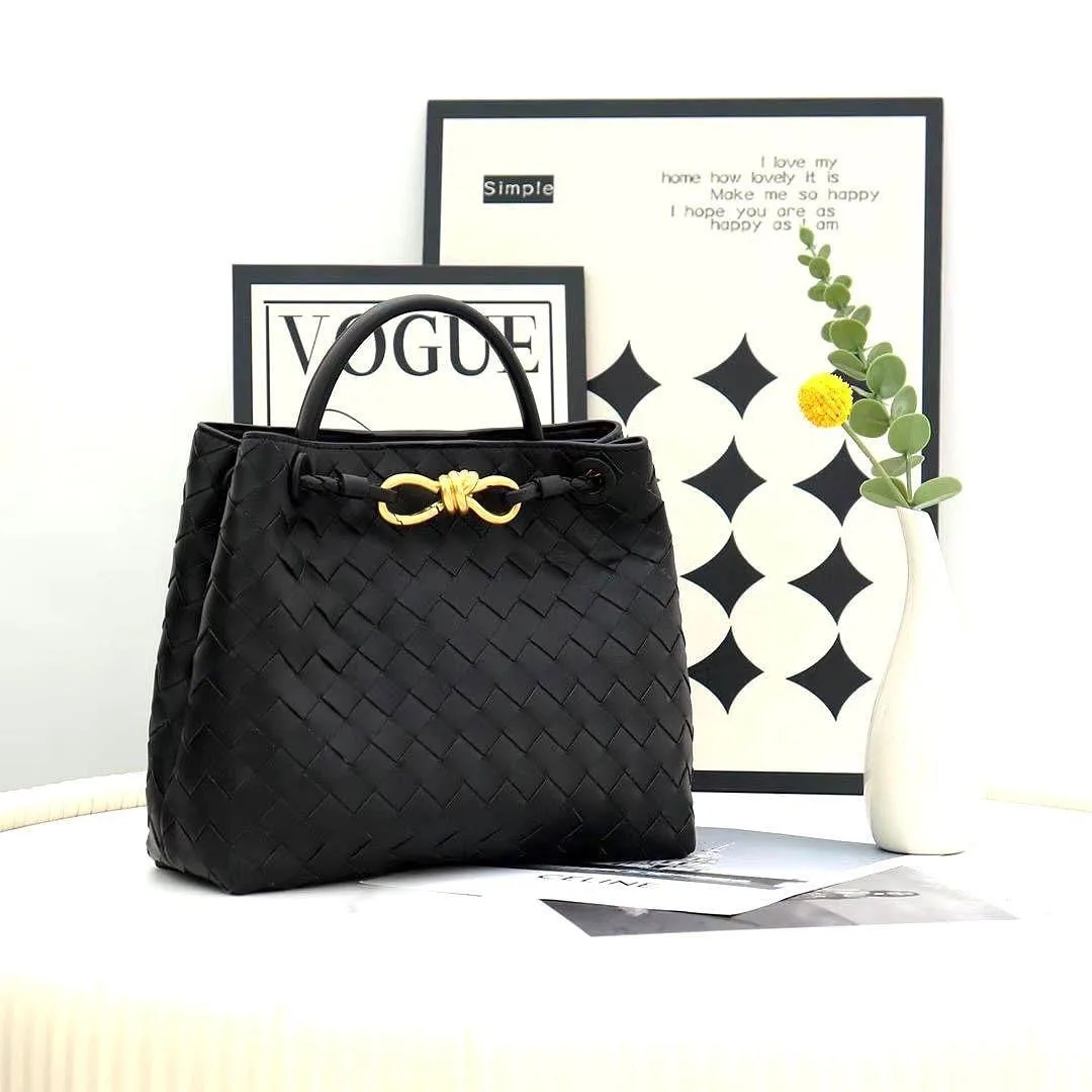 Bottega Veneta Handbag photo 2