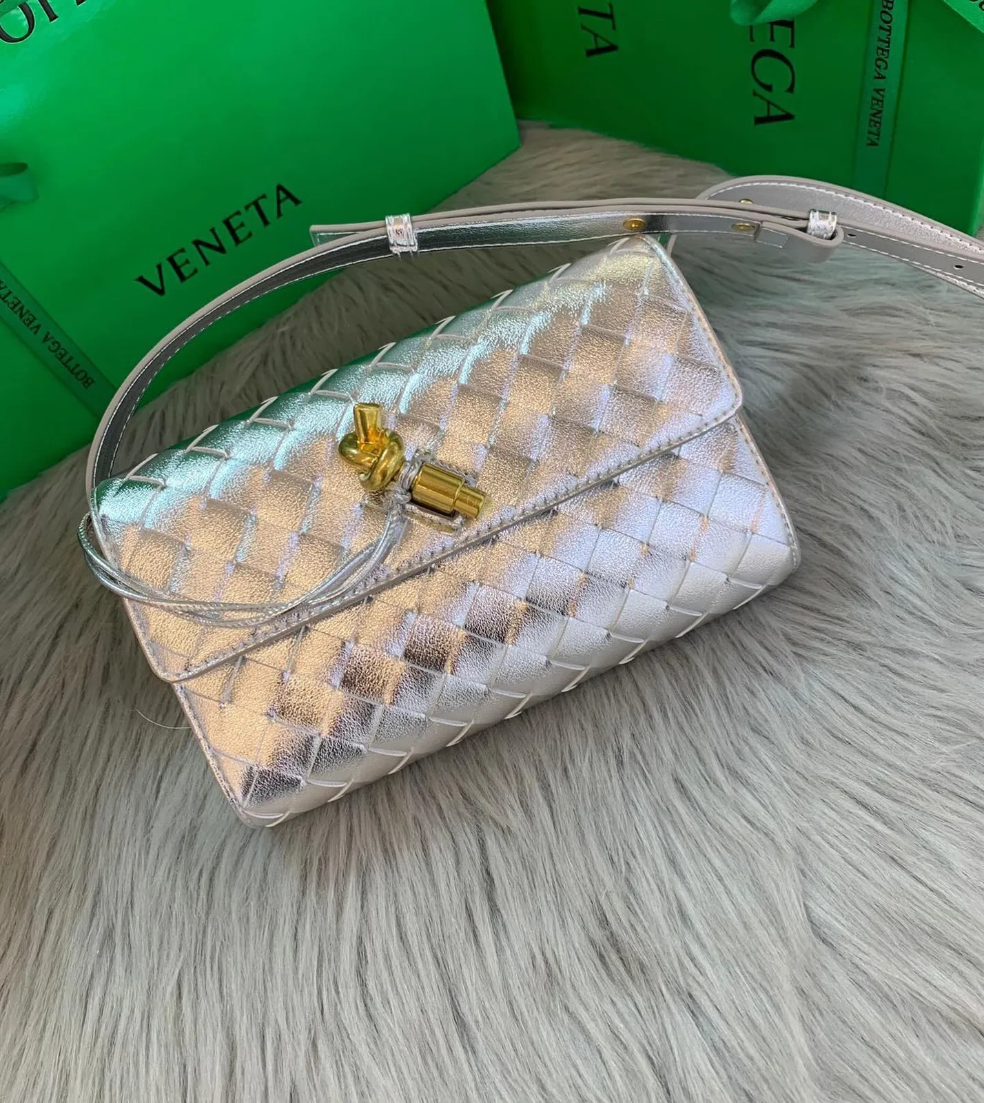 Bottega Veneta Shoulder Bag photo 2