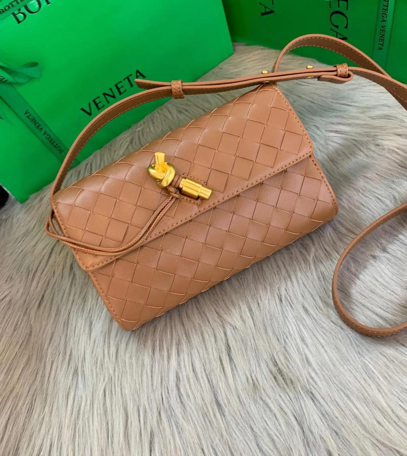 Bottega Veneta Shoulder Bag photo 5