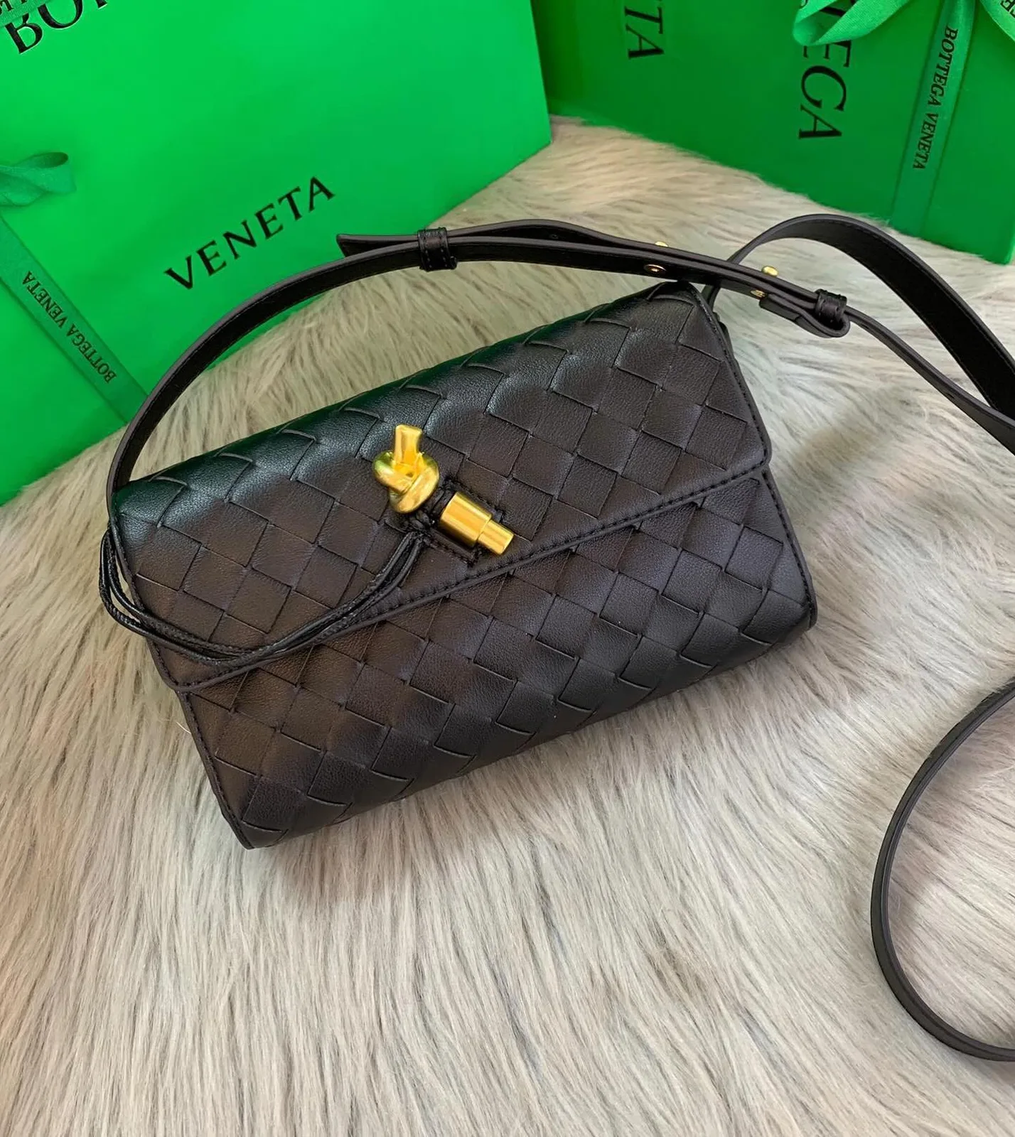 Bottega Veneta Shoulder Bag photo 3