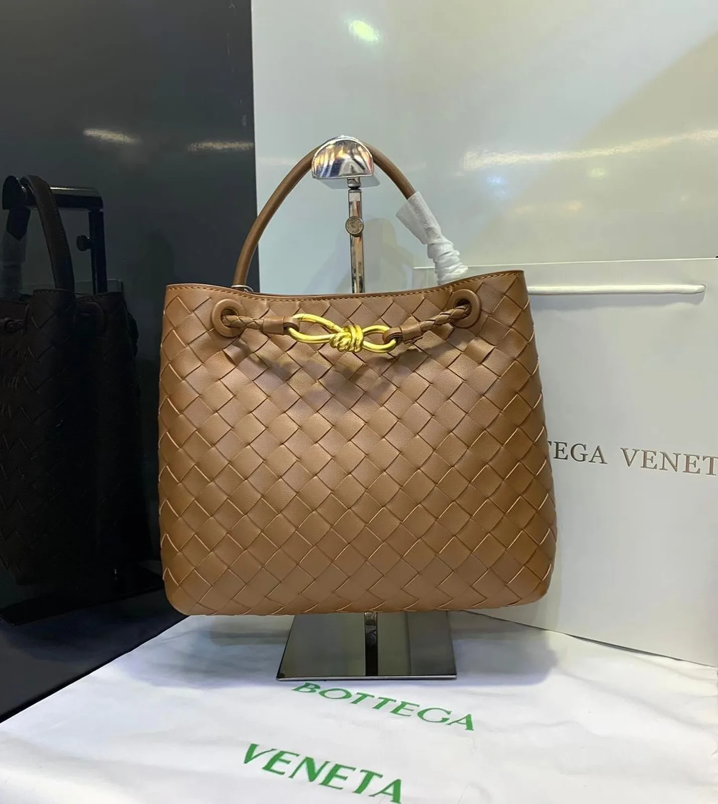 Bottega Veneta Handbag photo 3