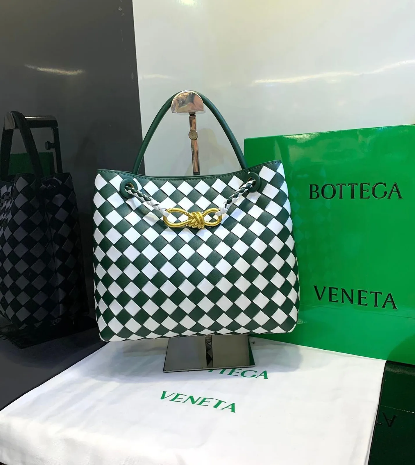 Bottega Veneta Handbag photo 6