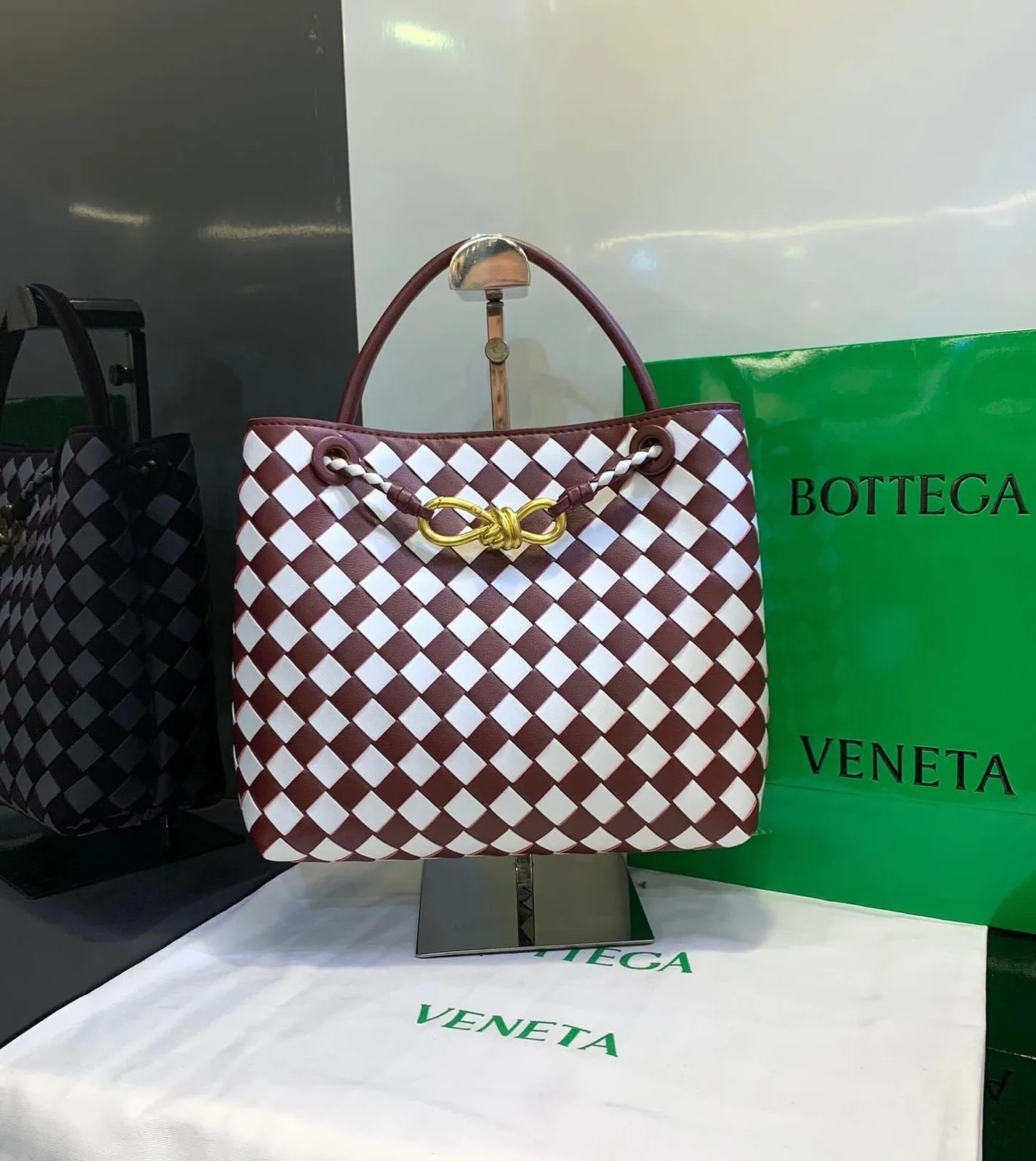 Bottega Veneta Handbag photo 7