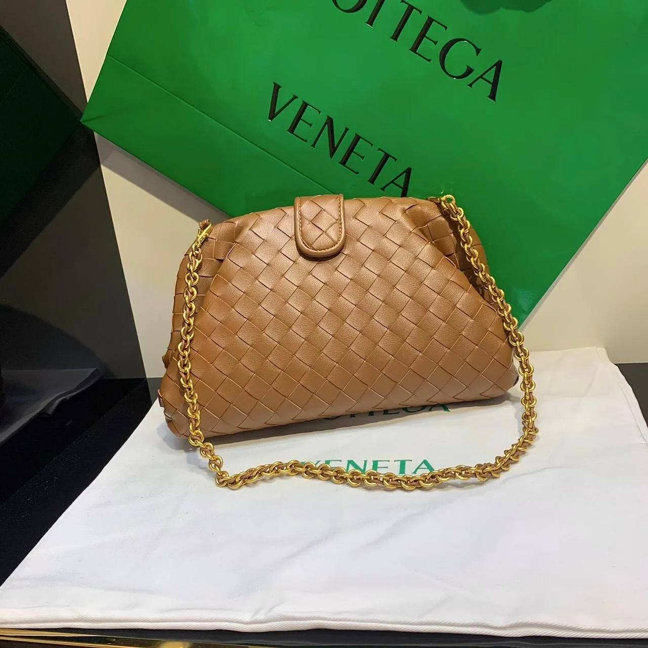 Bottega Veneta Shoulder Bag photo 4