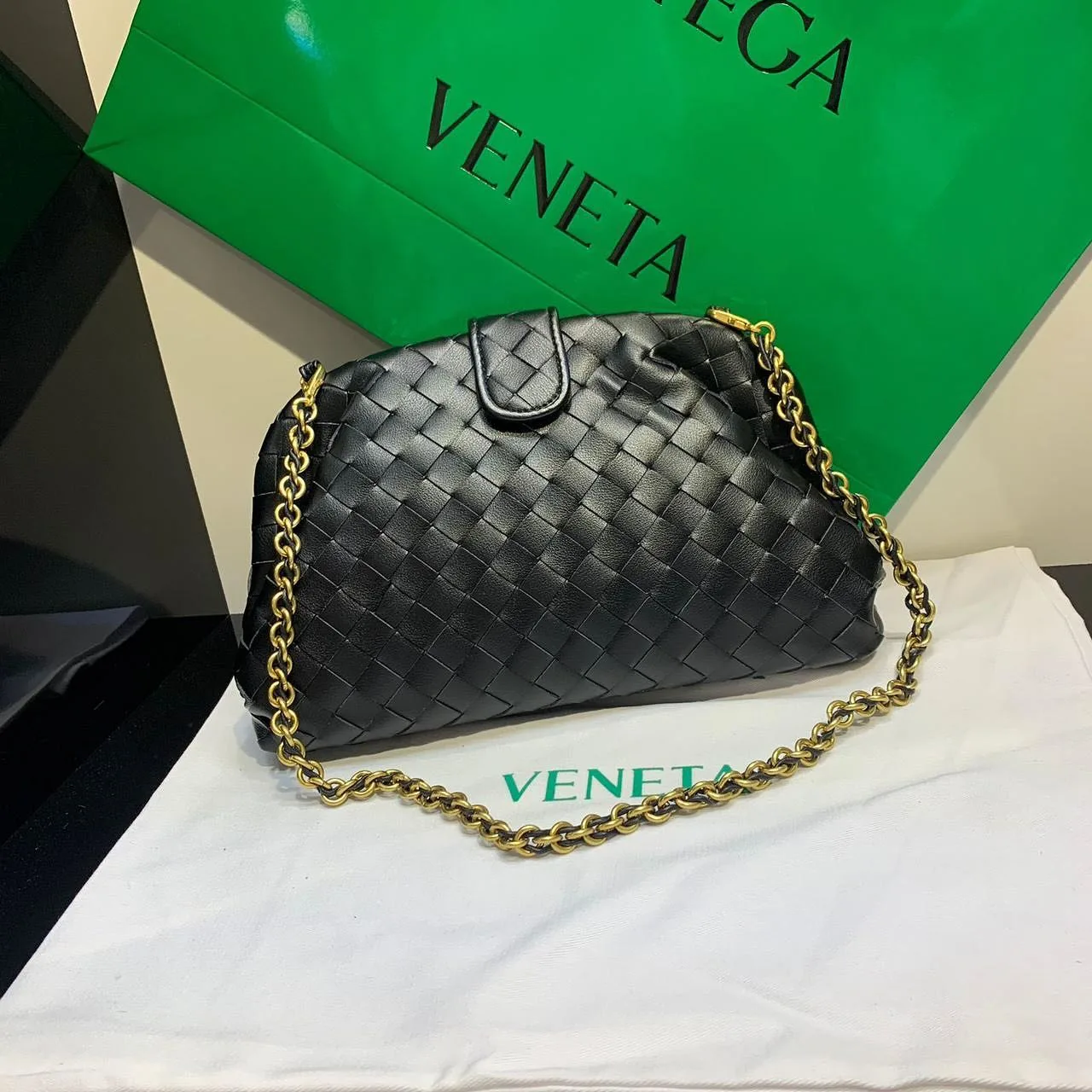 Bottega Veneta Shoulder Bag photo 3