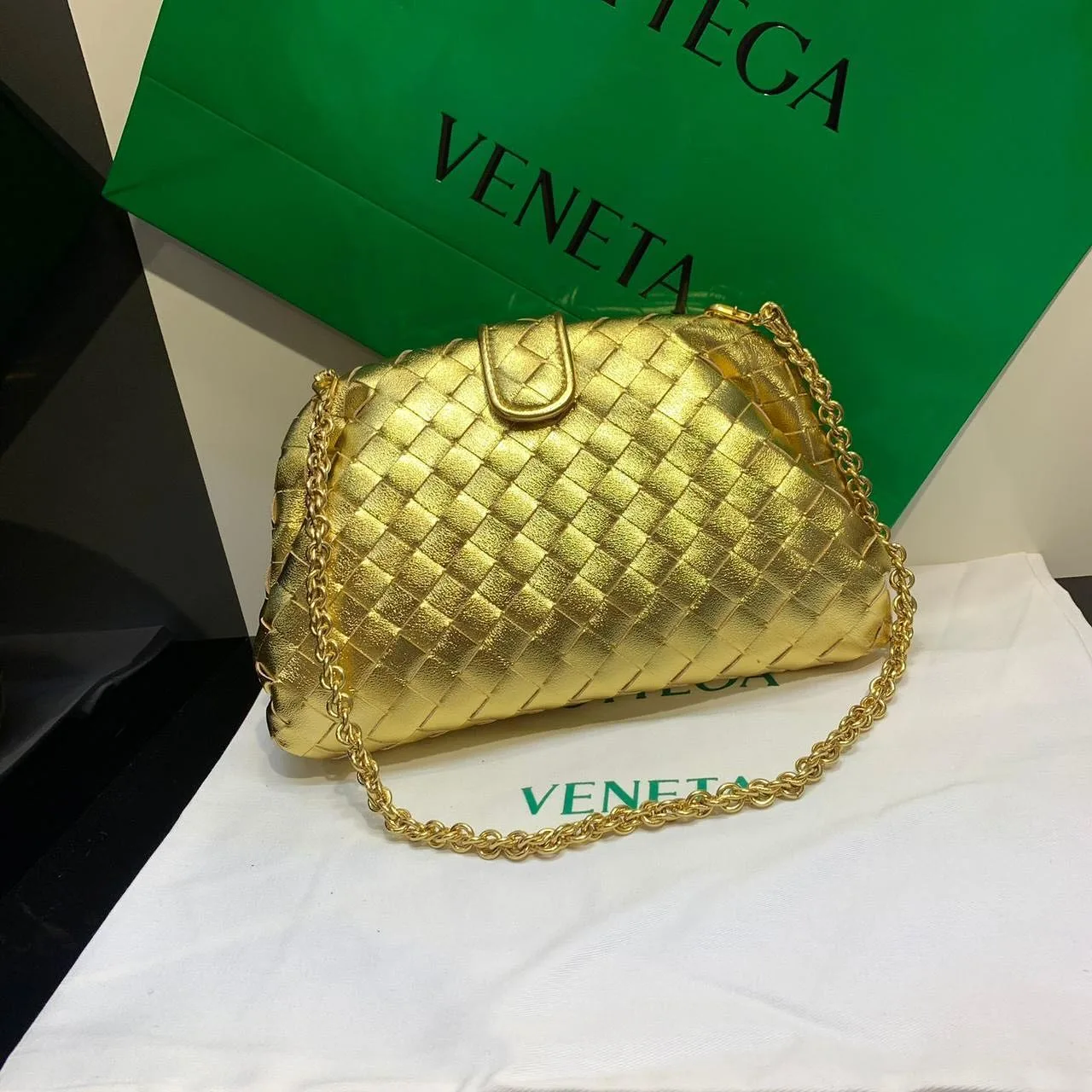 Bottega Veneta Shoulder Bag photo 5