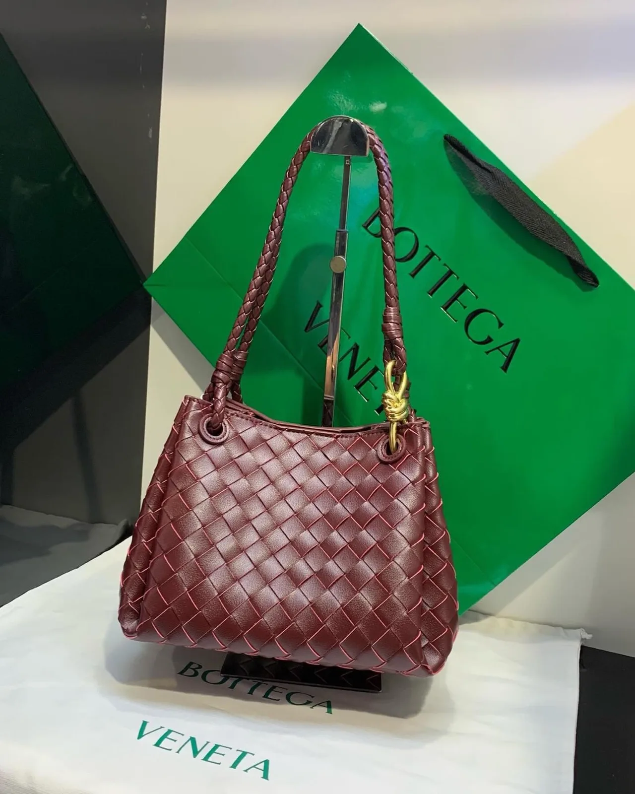 Bottega Veneta Shoulder Bag photo 4