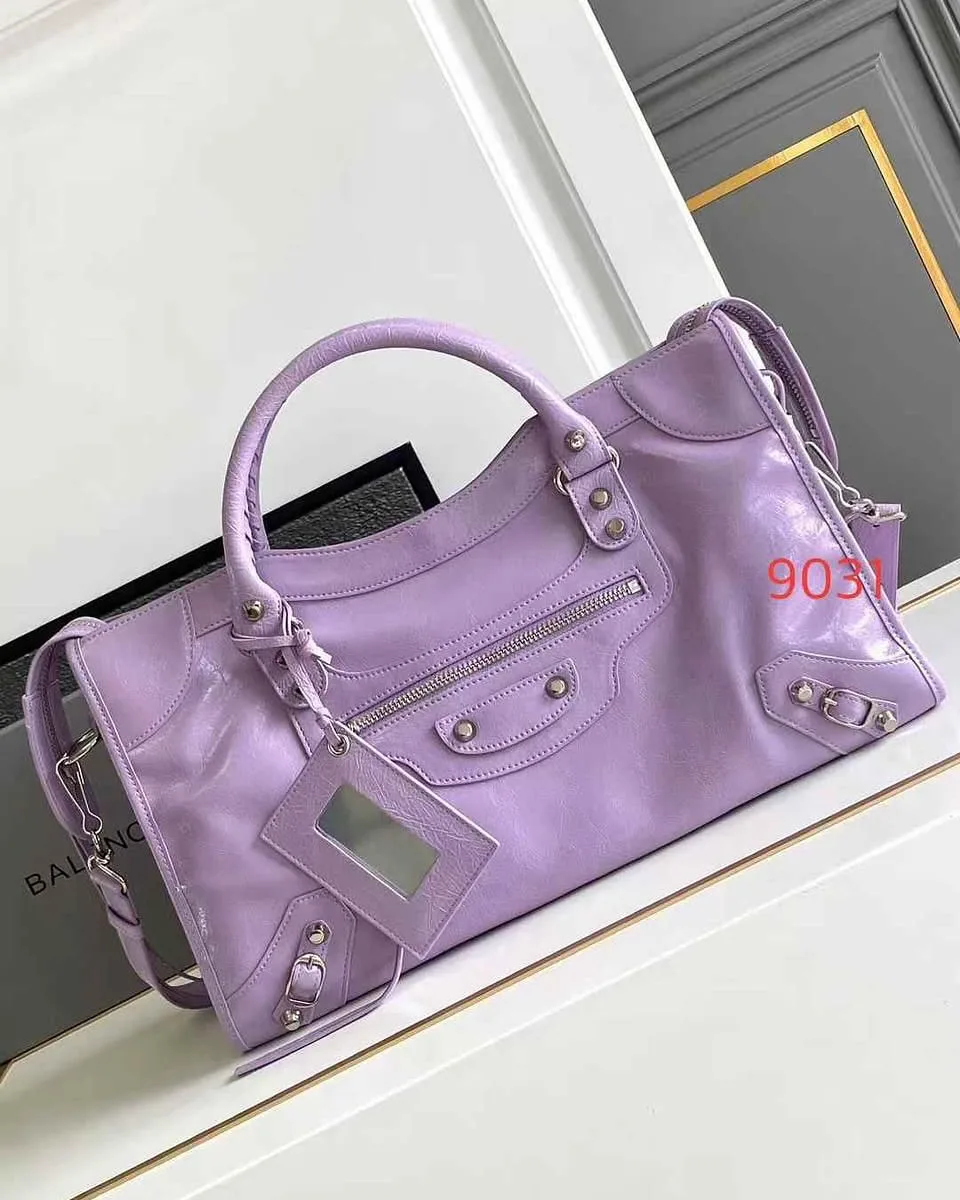Balenciaga City photo 2