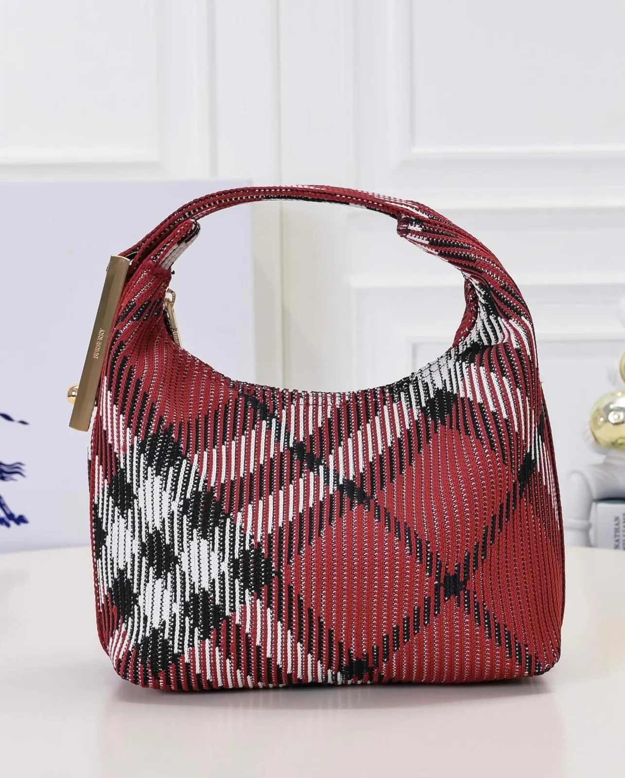 Burberry Peg photo 2