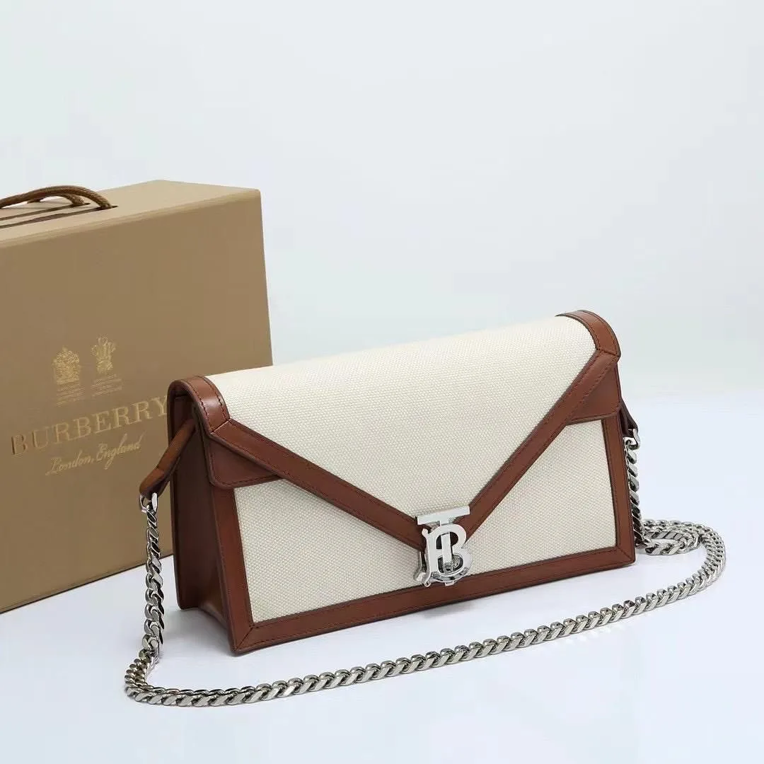 Burberry TB chain wallet