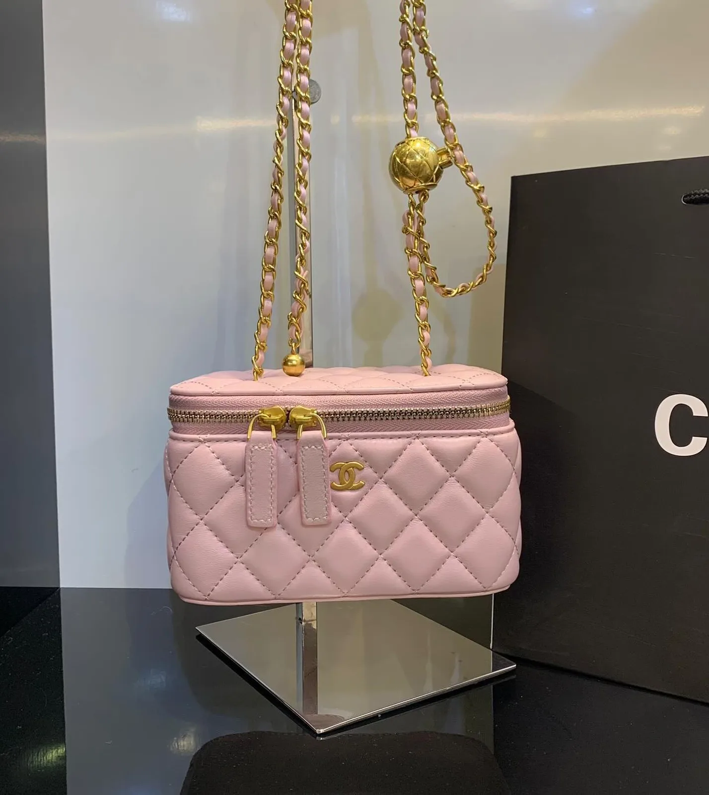 Chanel Shoulder Bag photo 6
