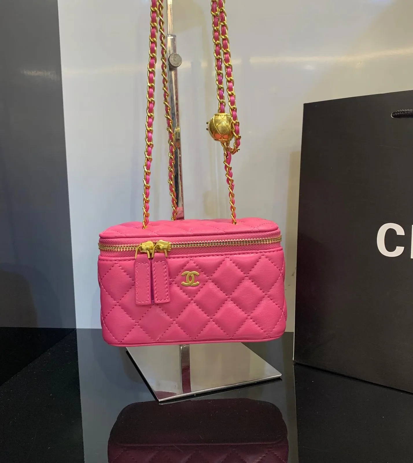 Chanel Shoulder Bag photo 3