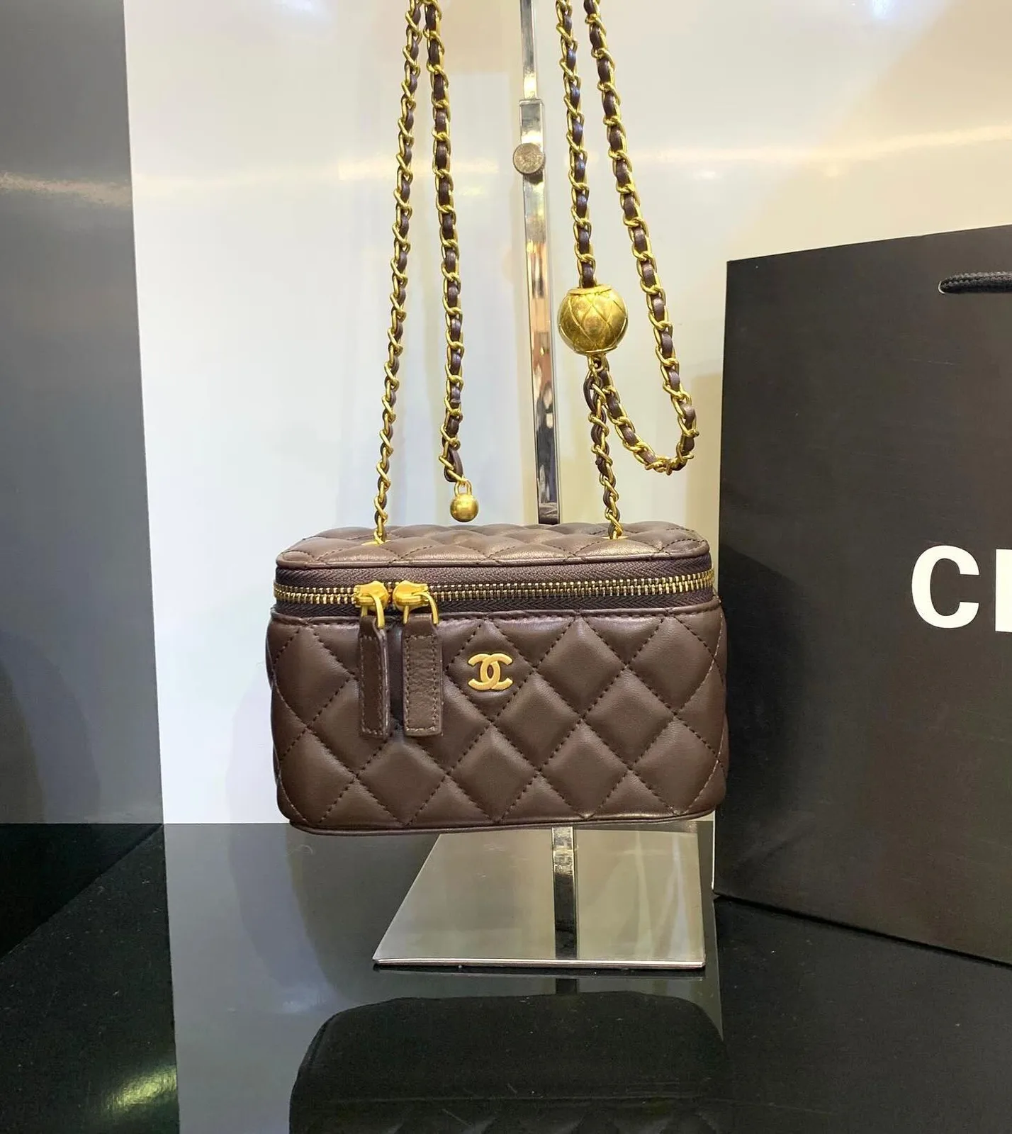 Chanel Shoulder Bag photo 5