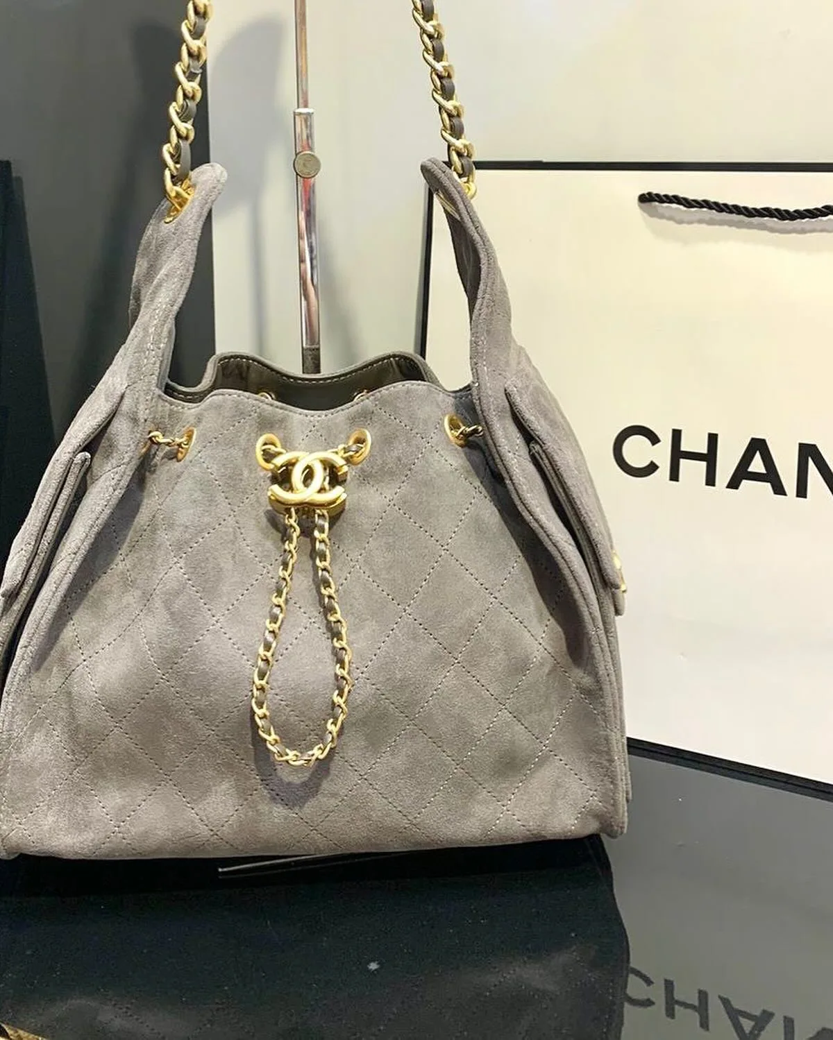 Chanel Shoulder Bag photo 3