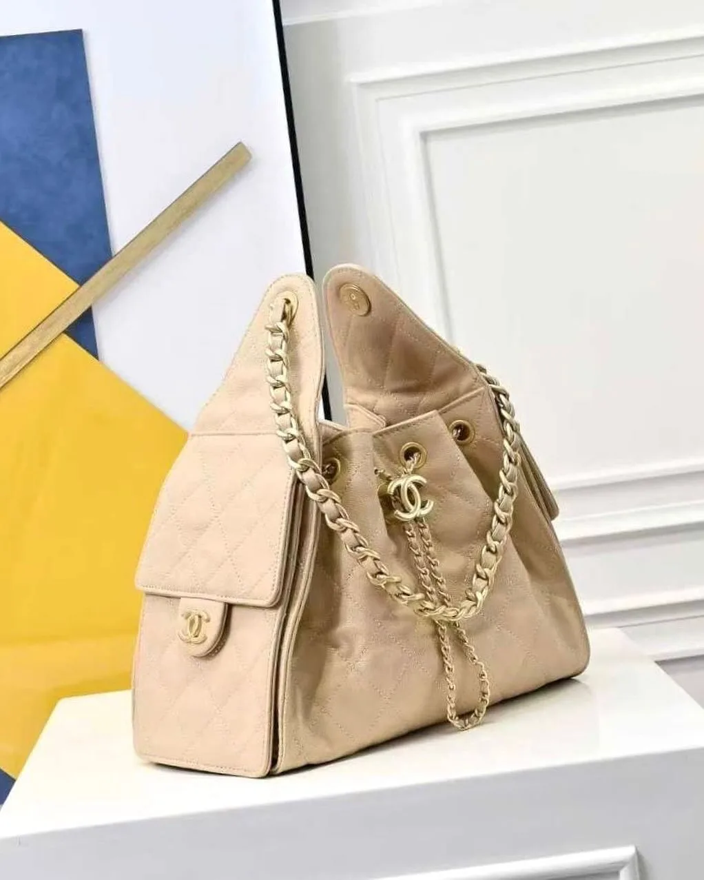 Chanel Shoulder Bag photo 5