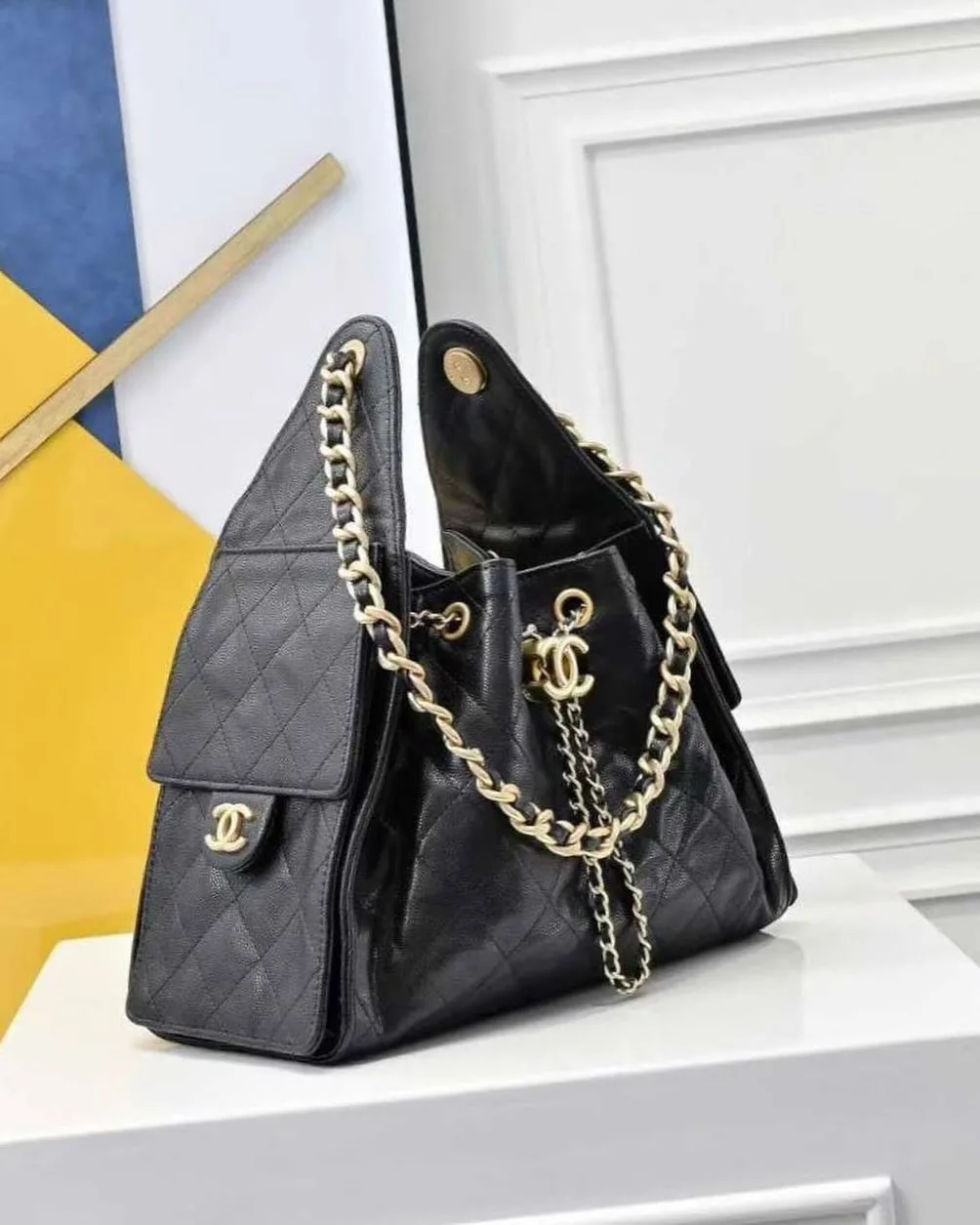 Chanel Shoulder Bag photo 7