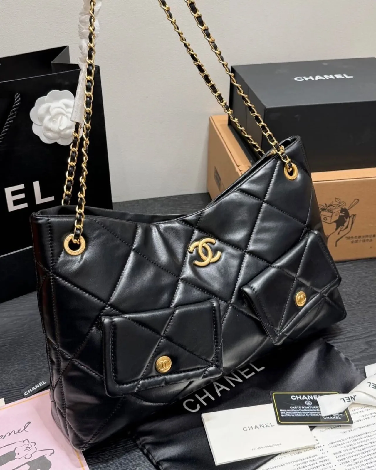 Chanel Shoulder Bag photo 5