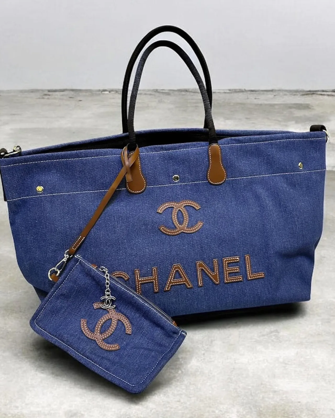 Chanel Tote Bag photo 2