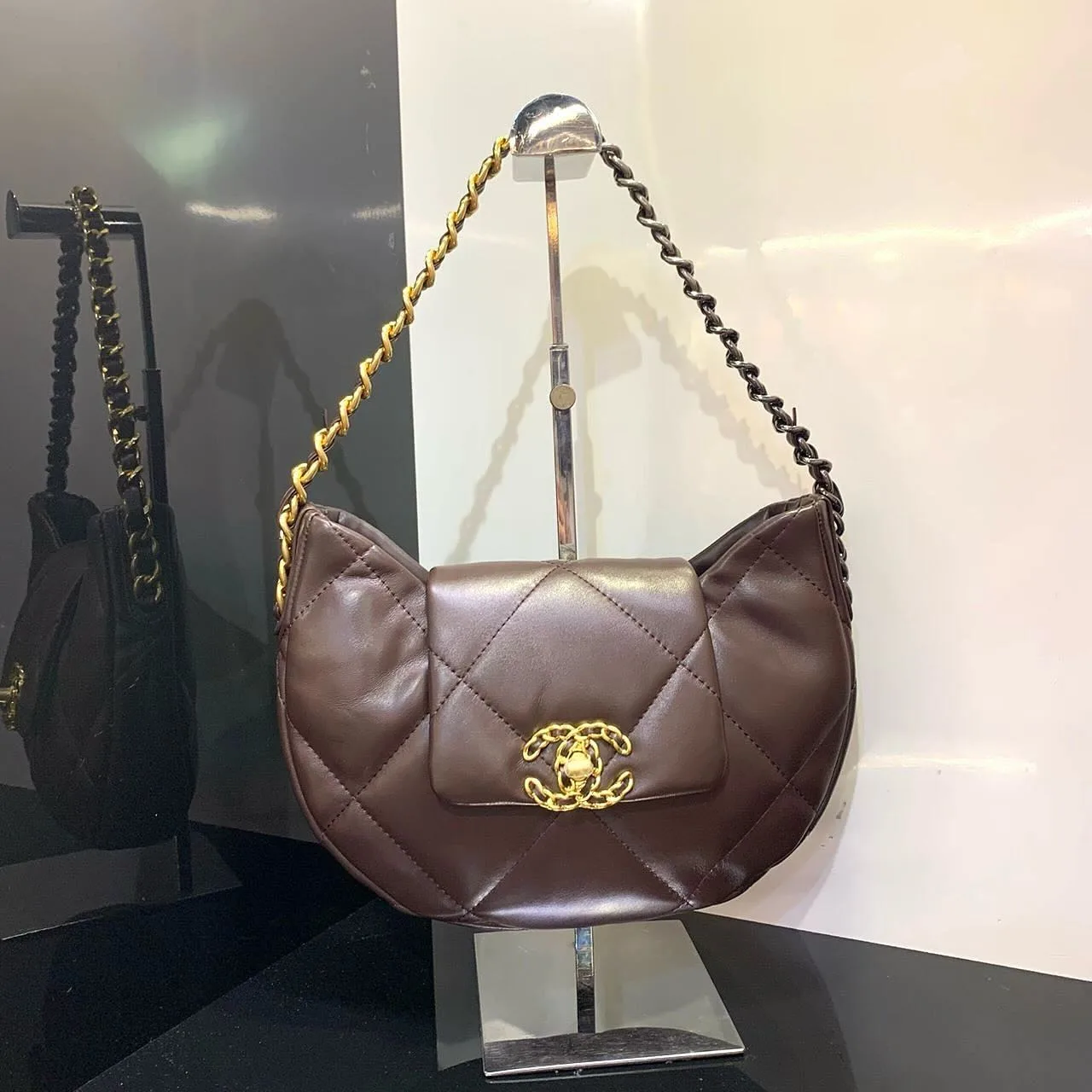 Chanel 19 Bag photo 2