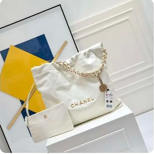 Chanel 22