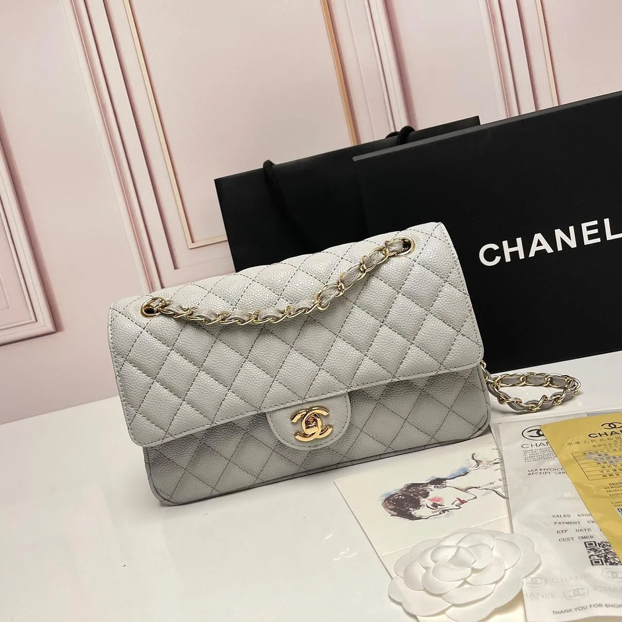 Chanel Classic Flap photo 8
