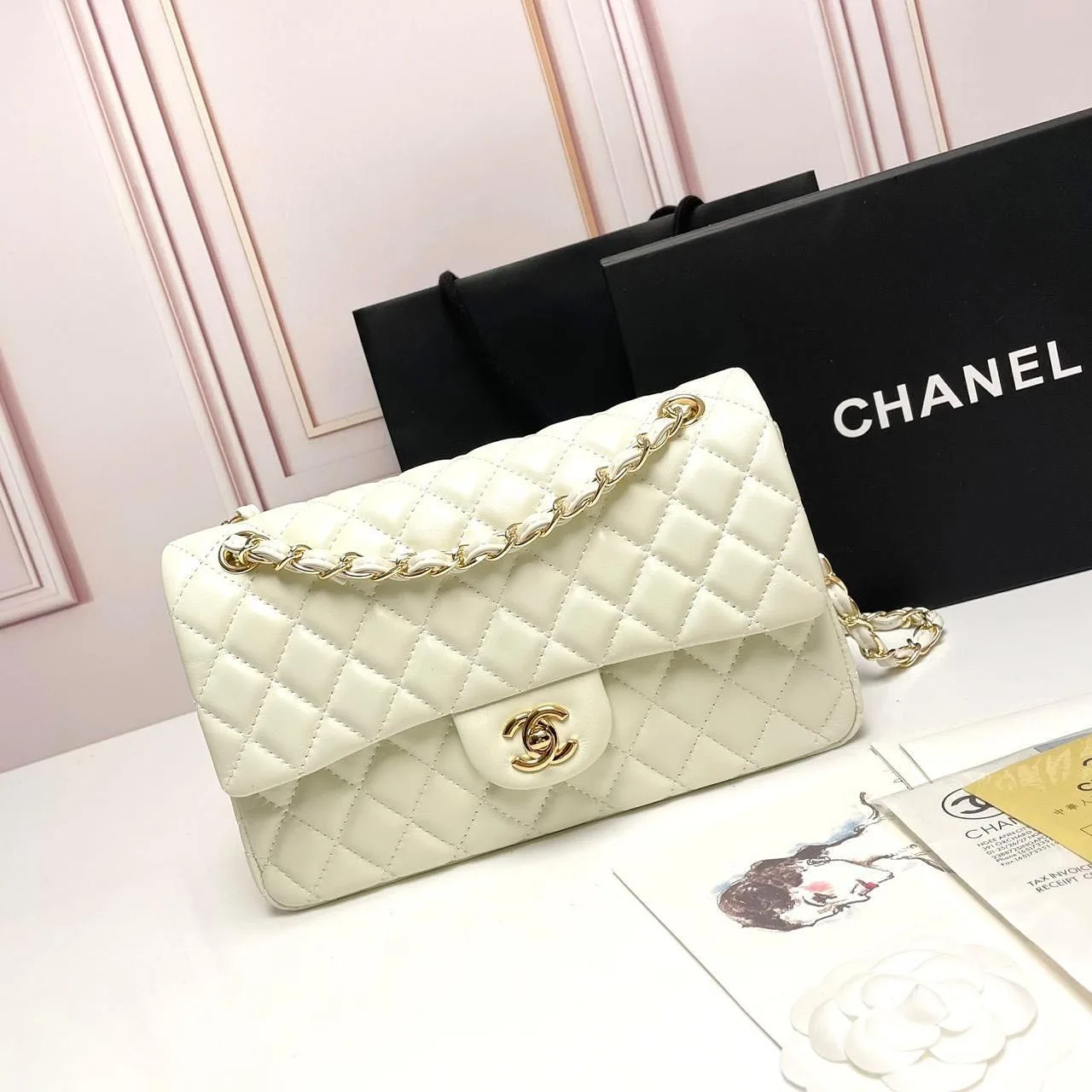 Chanel Classic Flap photo 4