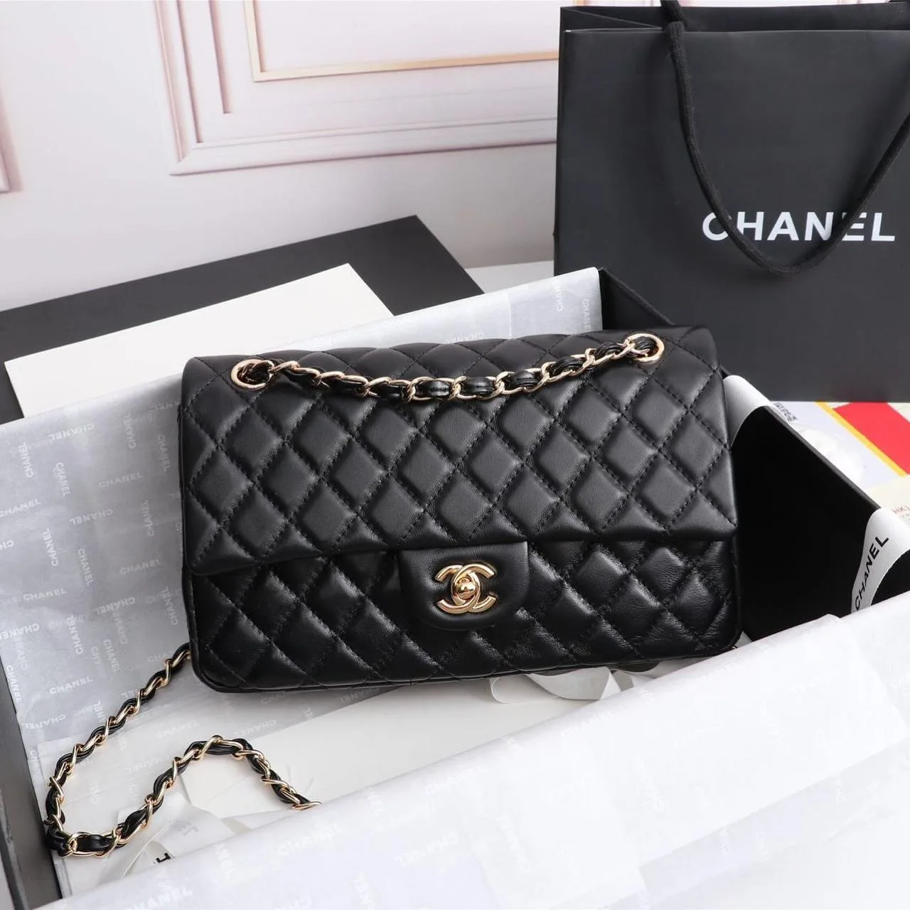 Chanel Classic Flap photo 7