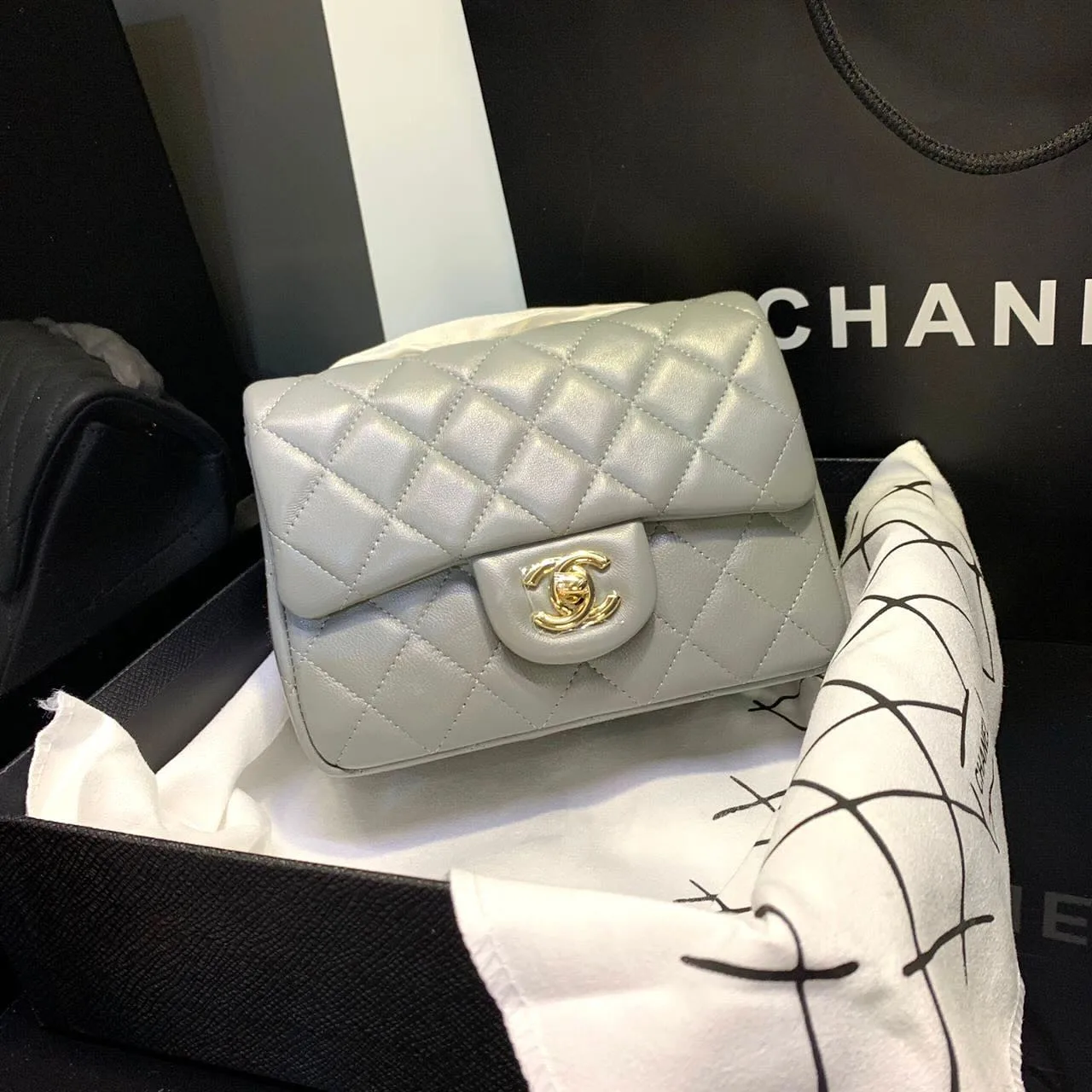 Chanel Classic Flap photo 14