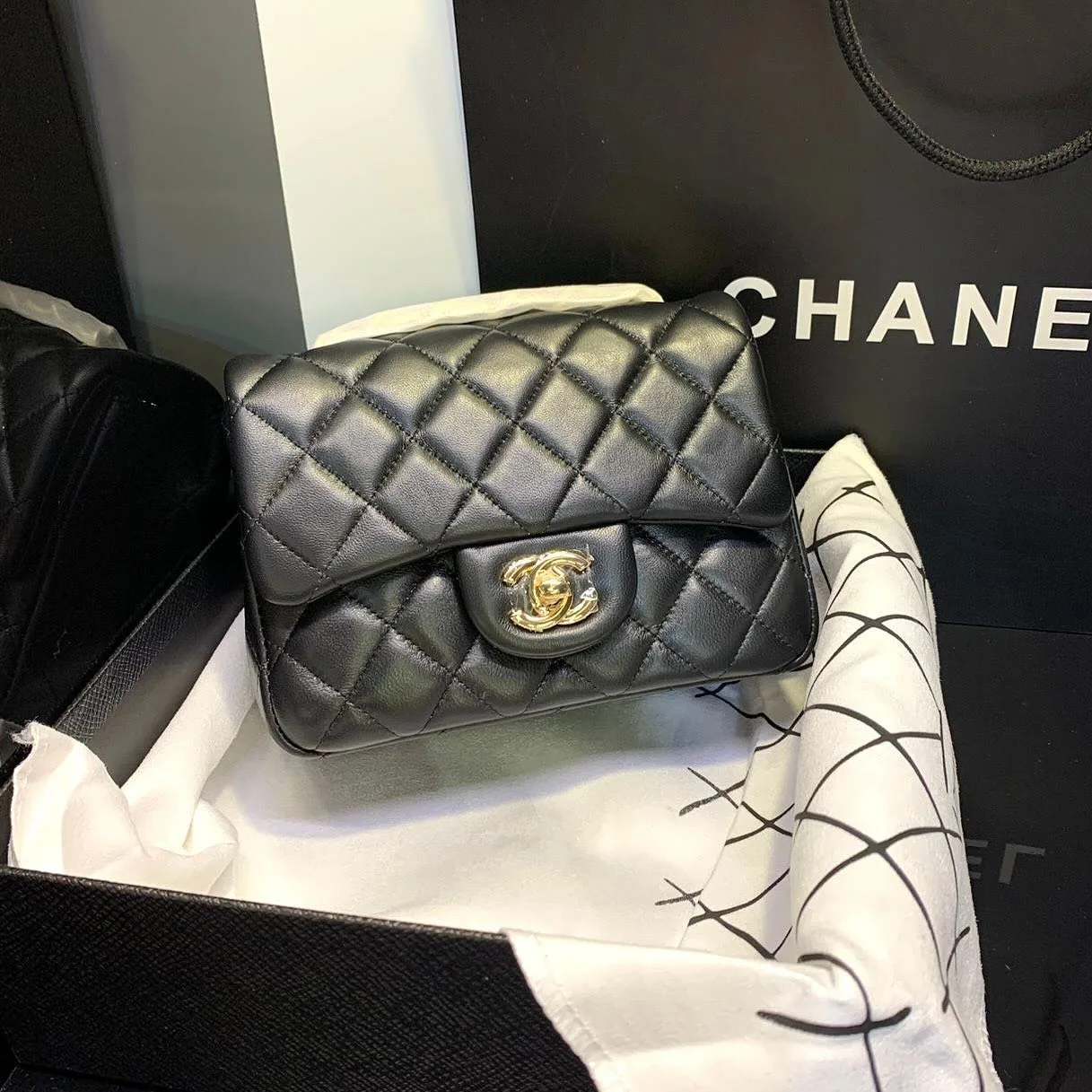 Chanel Classic Flap photo 12