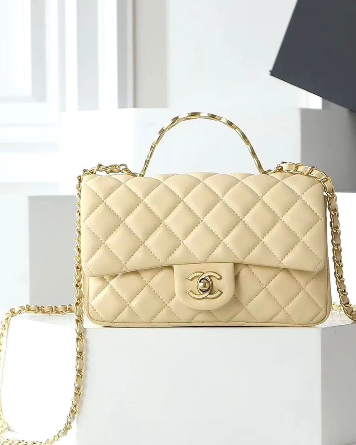 Chanel Classic Flap with top handle photo 5