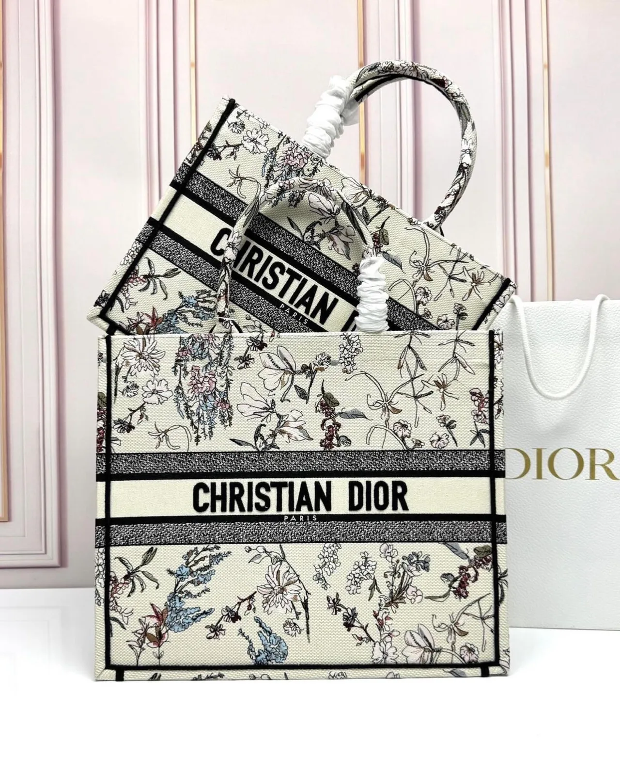 Dior Book Tote photo 7