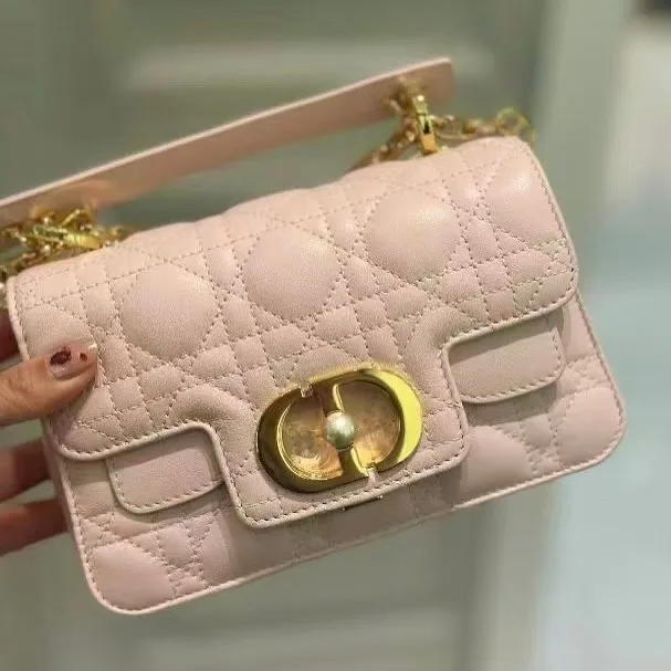Dior Jolie photo 2