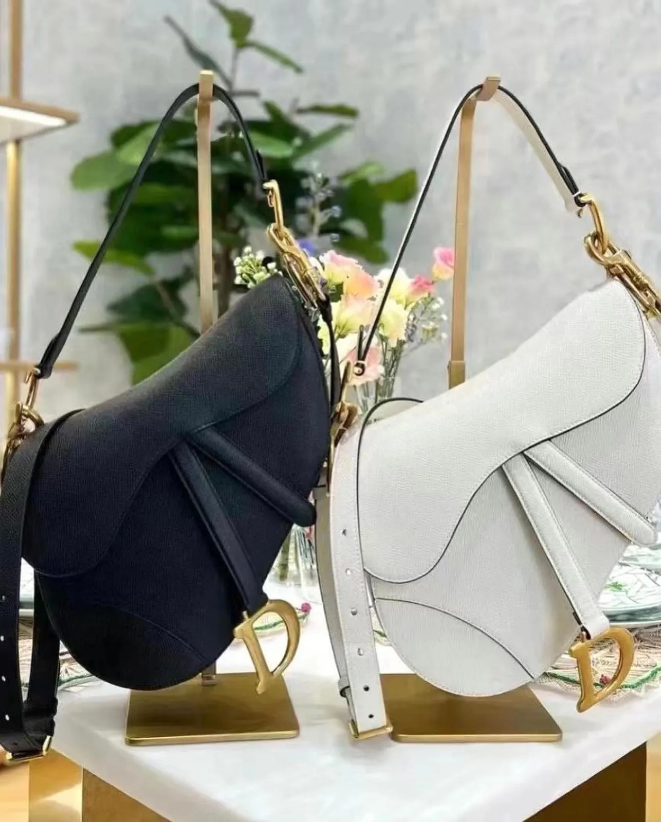 Dior Saddle Bag photo 5