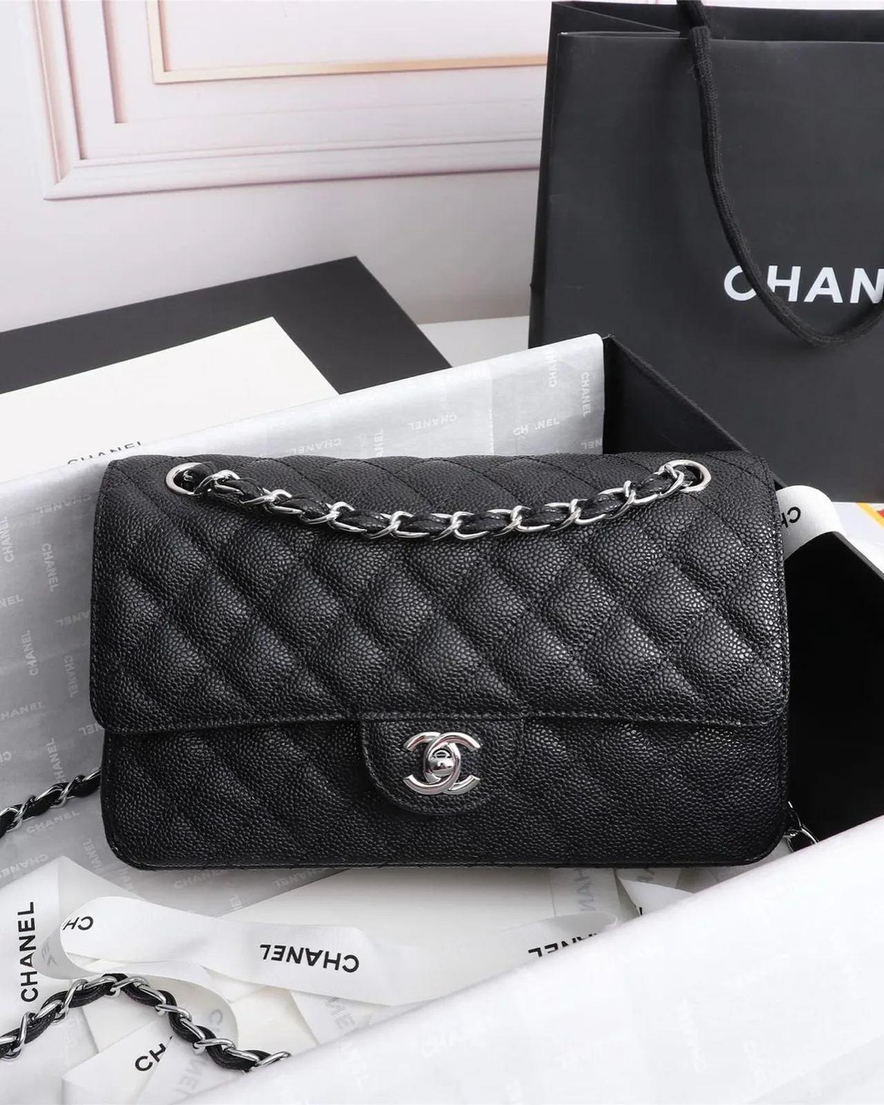 Chanel Classic Flap Bag photo 2