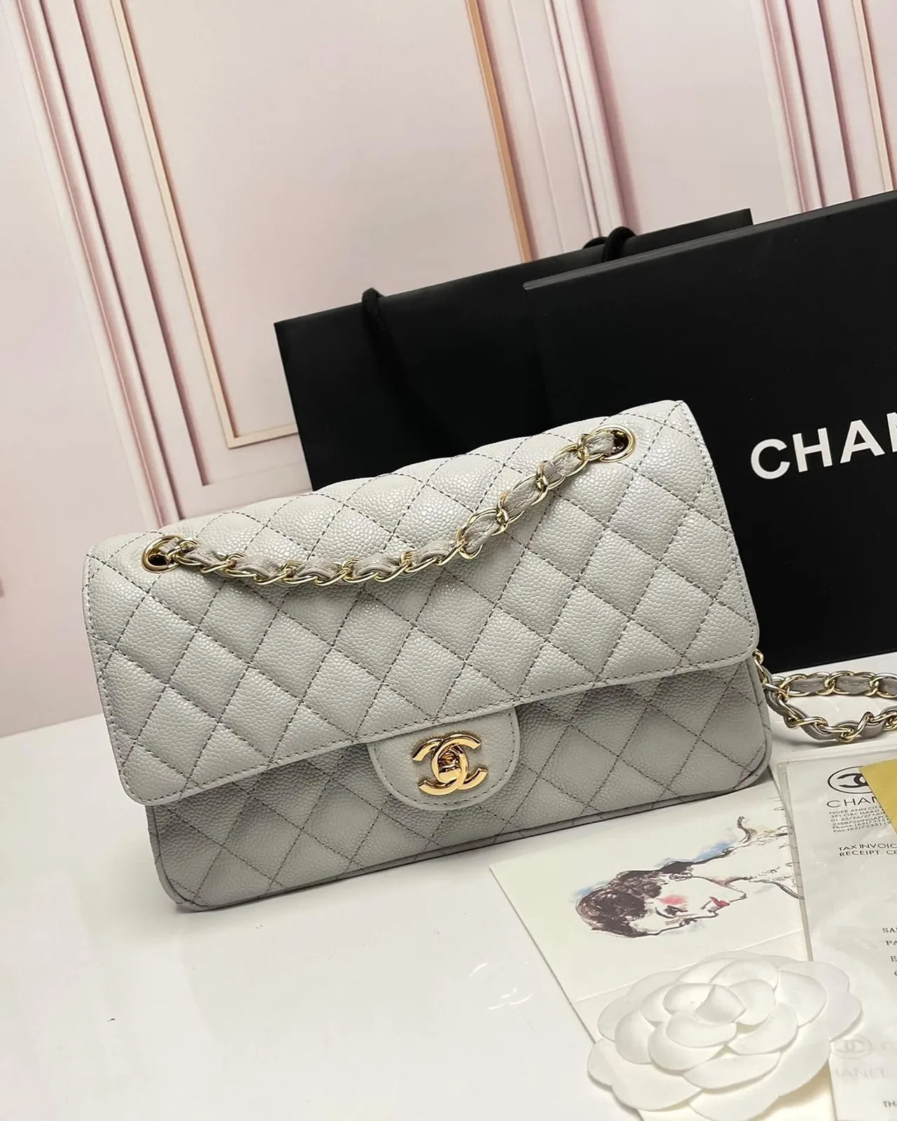 Chanel Classic Flap Bag photo 6