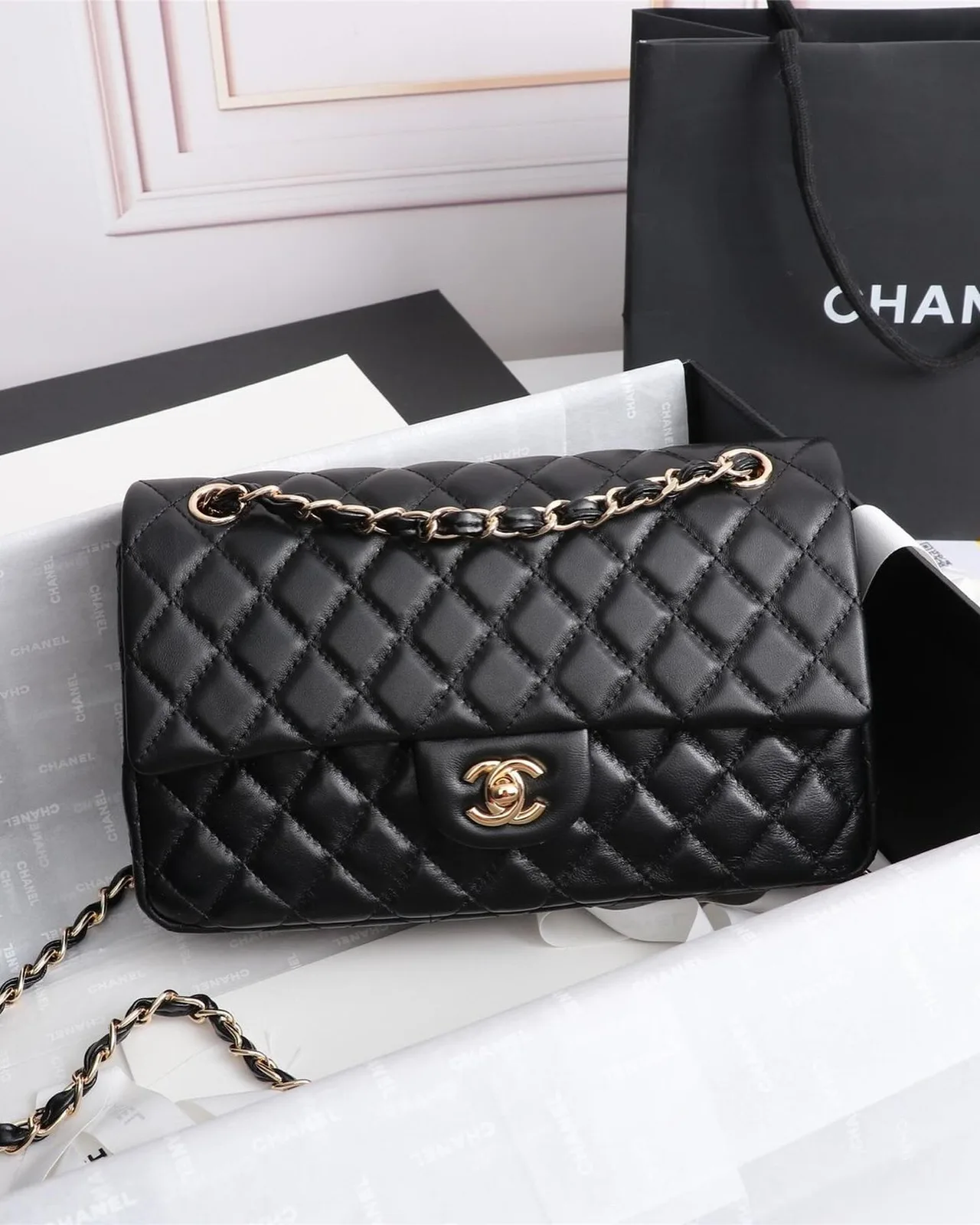 Chanel Classic Flap Bag photo 8
