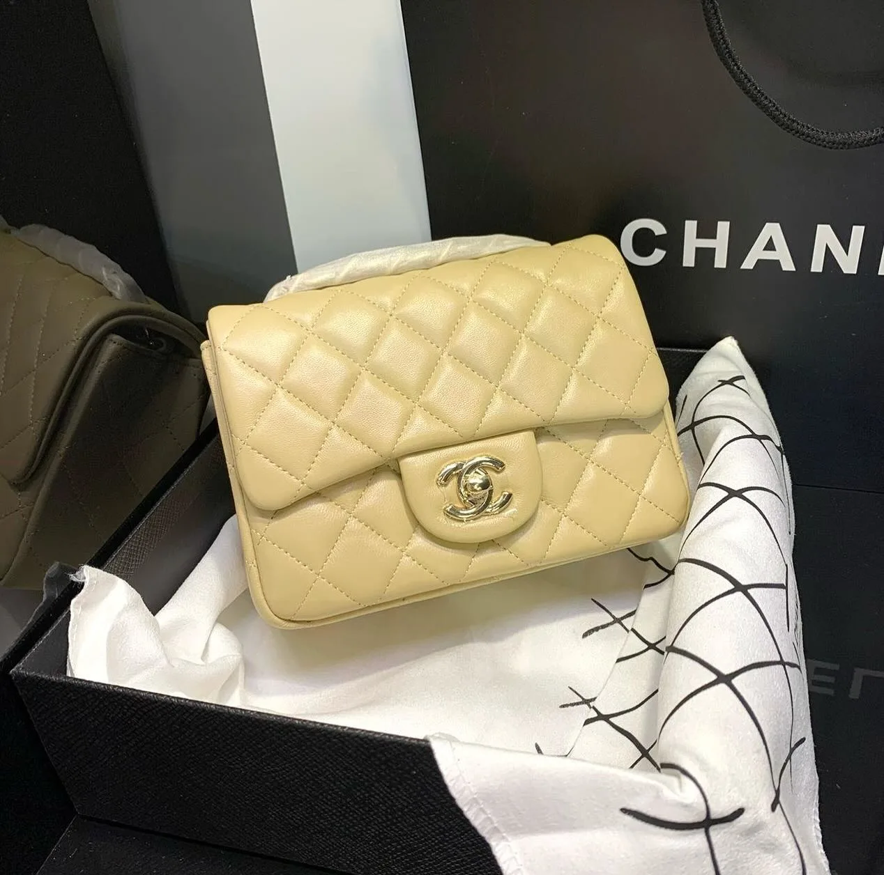 Chanel Classic Flap Bag photo 10