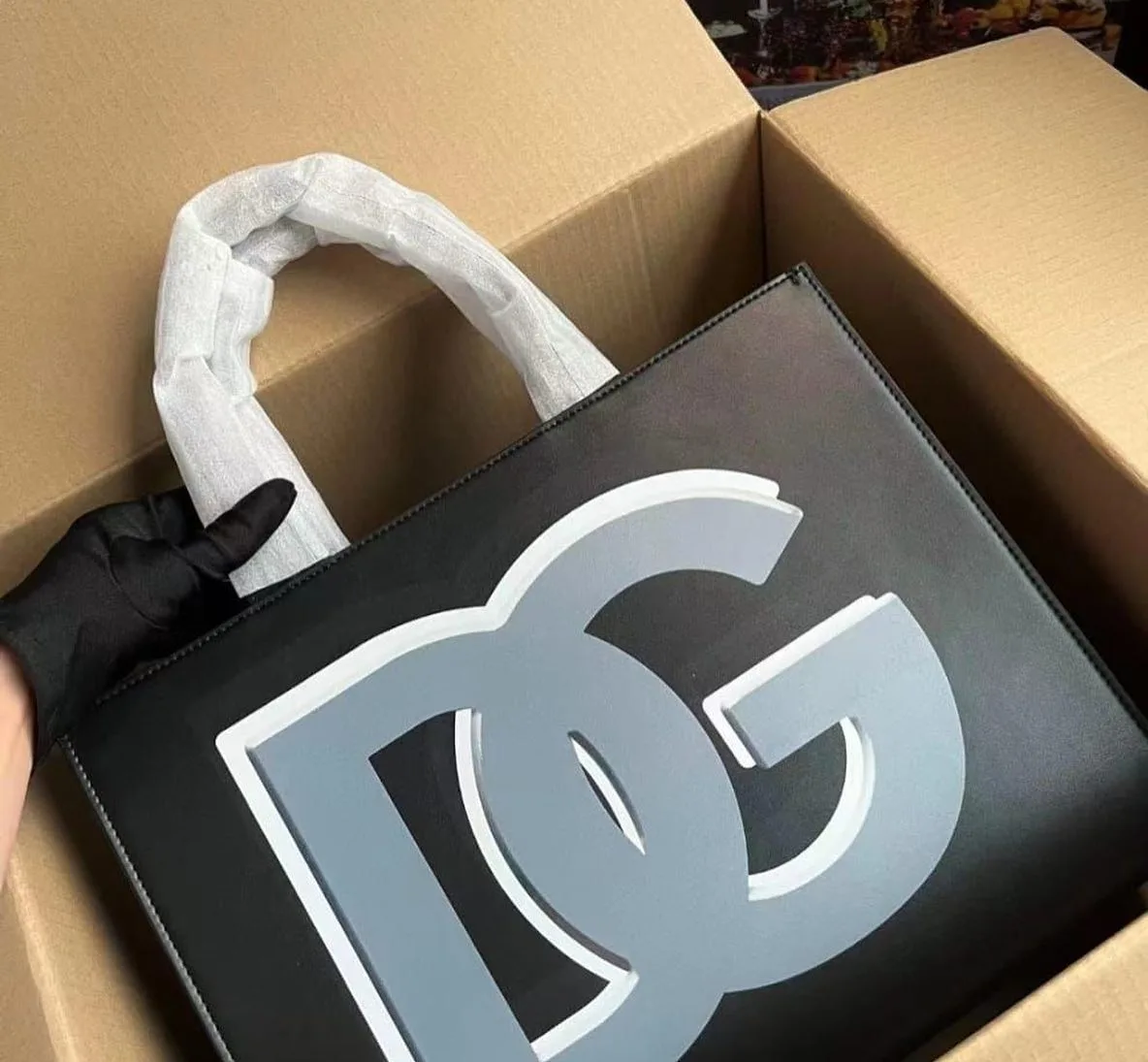 Dolce & Gabbana DG Logo Tote photo 3
